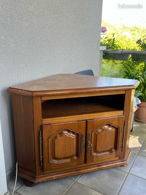 Meuble d’angle en bois (image 1)