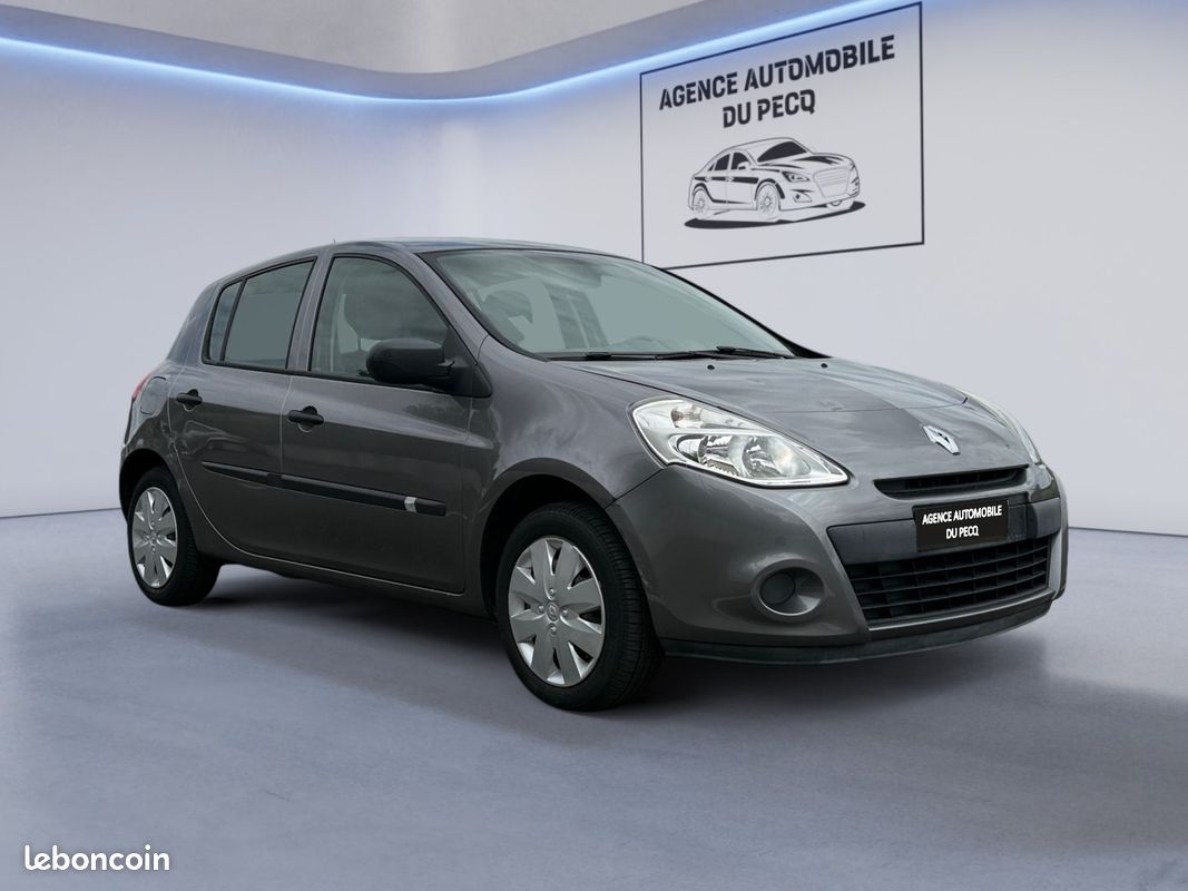 RENAULT CLIO III 1.2 16V 75 Access 10 000KM / PREMIÈRE MAIN / GARANTIE 12 MOIS (image 8)