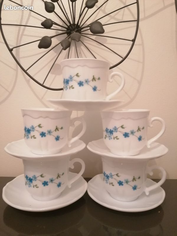 Tasse et soucoupe Arcopal France au décor Veronica / Myosotis