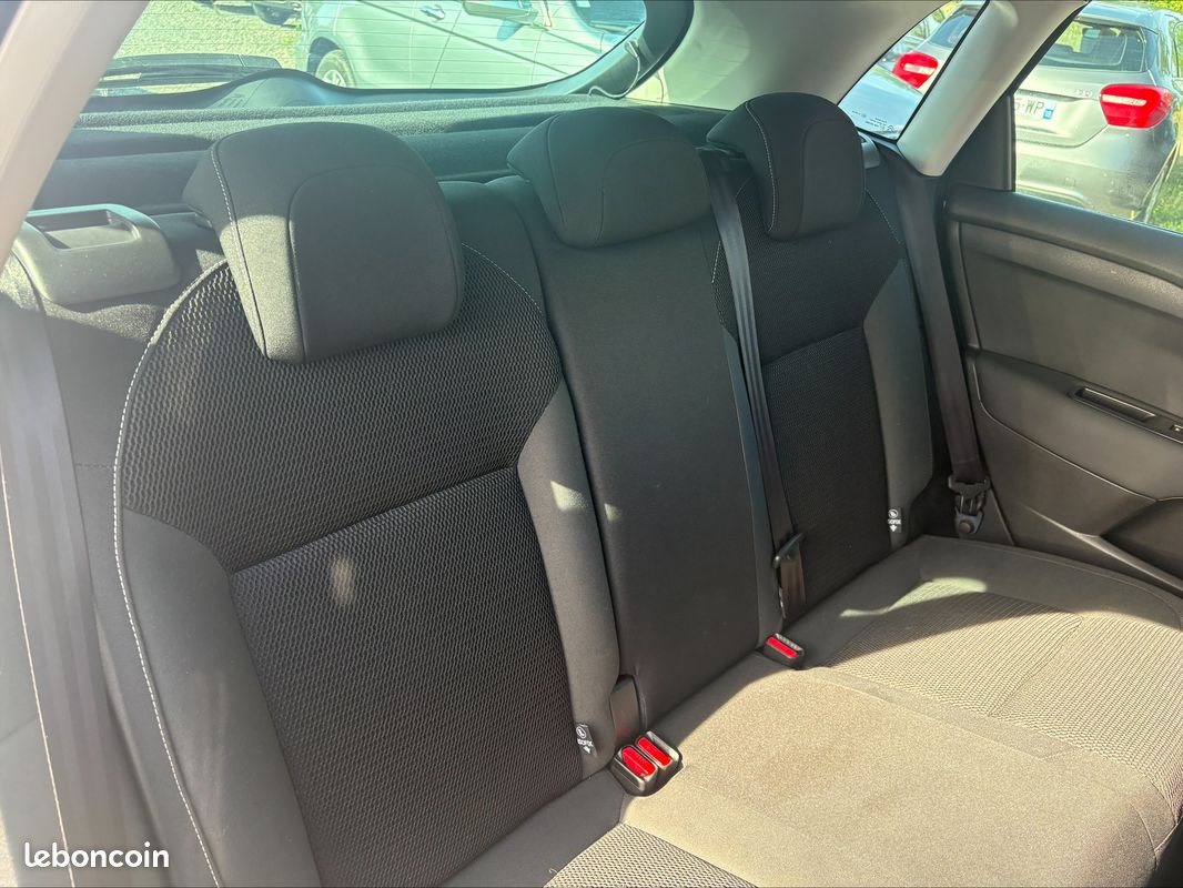 CITROËN C4 II 1.2 THP 110 cv (image 4)