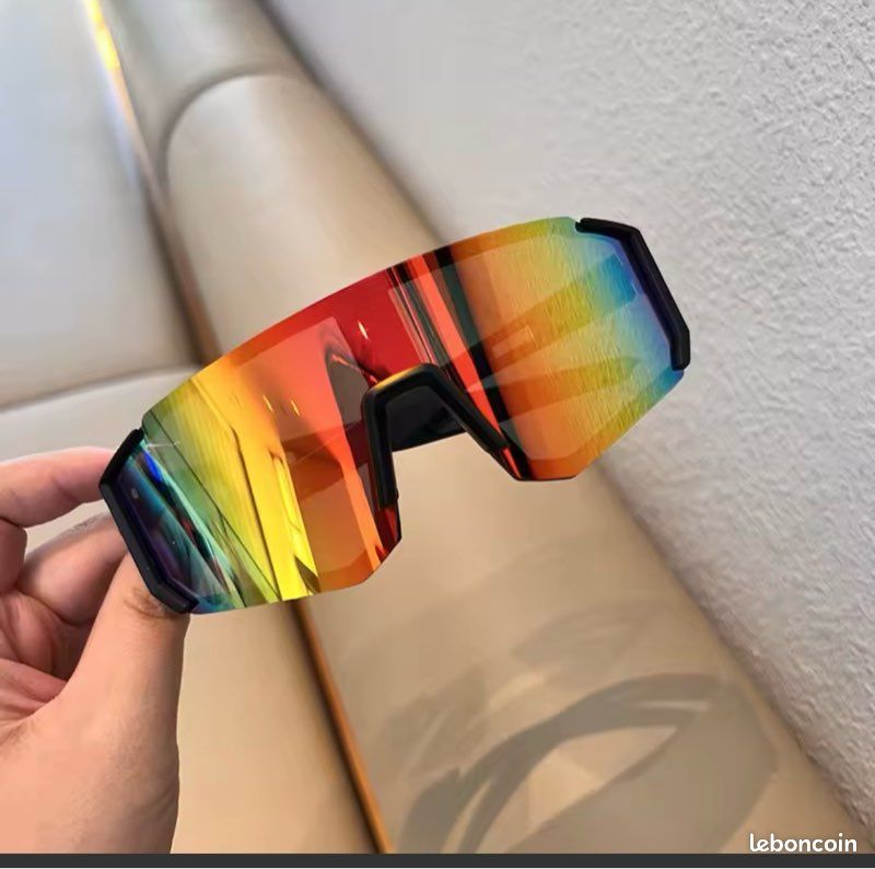 Très jolie lunette de soleil pour l’été (image 1)