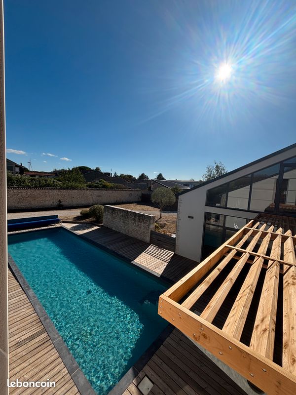 Terrain 9 pièces 247 m² · à Beauvoir-sur-Niort · 247 m² · 480 000 €