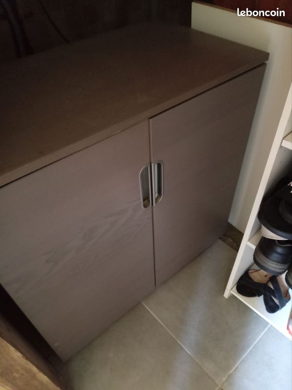 Meuble bas bois gris foncé état quasi neuf (image 4)