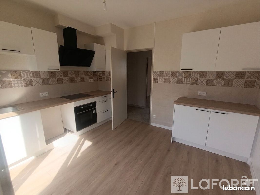 Immeuble 6 pièces 170 m² · à Audincourt · 170 m² · 161 750 €