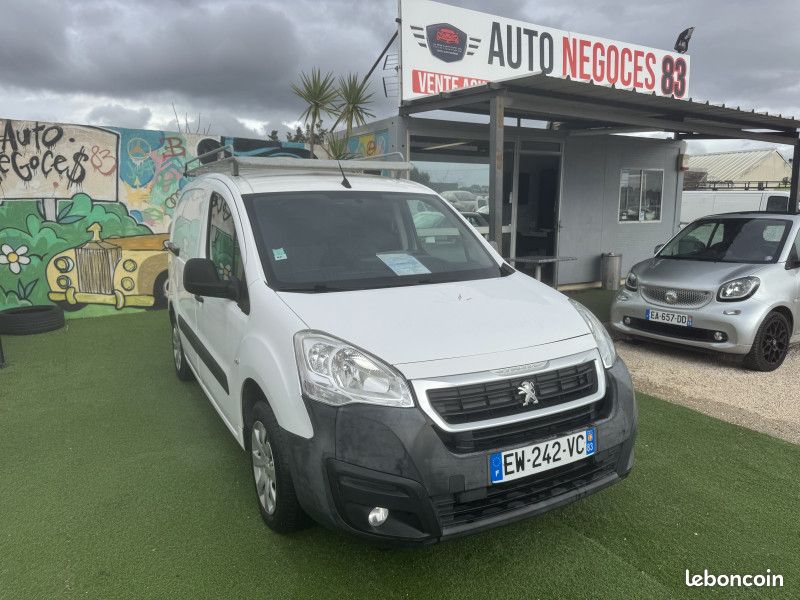 Peugeot PARTNER STANDARD 1.6 BLUEHDI 100CH S&S PREMIUM PACK ETG6 BOÎTE AUTOMATIQUE (image 1)