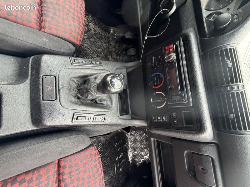 Bmw SERIE 3 (E36) 323 TI PACK M COMPACT (image 15)