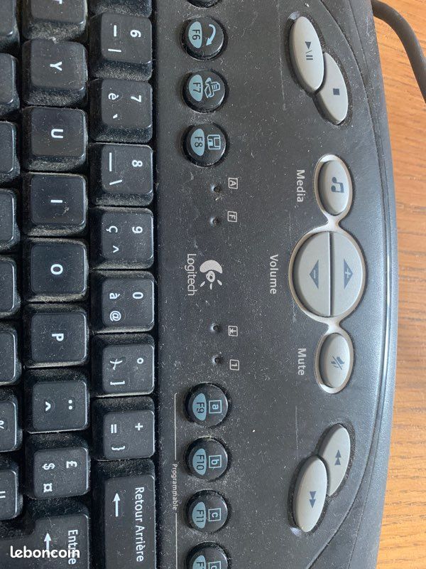 Clavier USB Logitec (image 2)