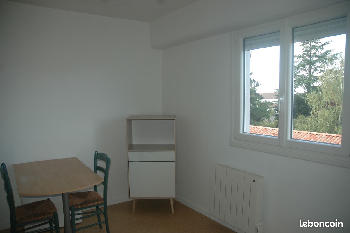Appartement 1 pièce 18 m² · à Thouars · 18 m² · 305 €