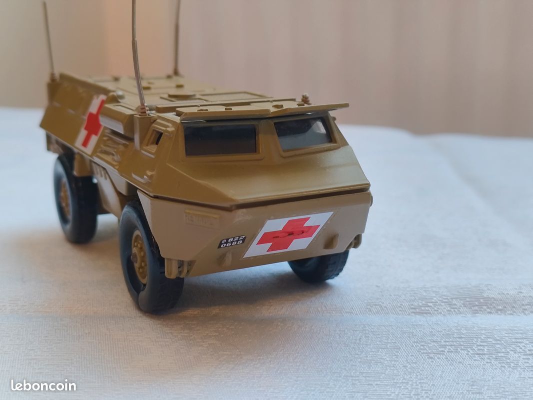 19444 Mô hình xe đua Mini 4WD BEAT-MAGNUM PREMIUM (AR CHASSIS) - Tamiya