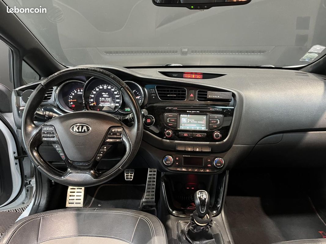 KIA PROCEED Pro Ceed 1.6 COUPE SPORT - TOIT OUVRANT - CAMÉRA DE RECUL (image 12)
