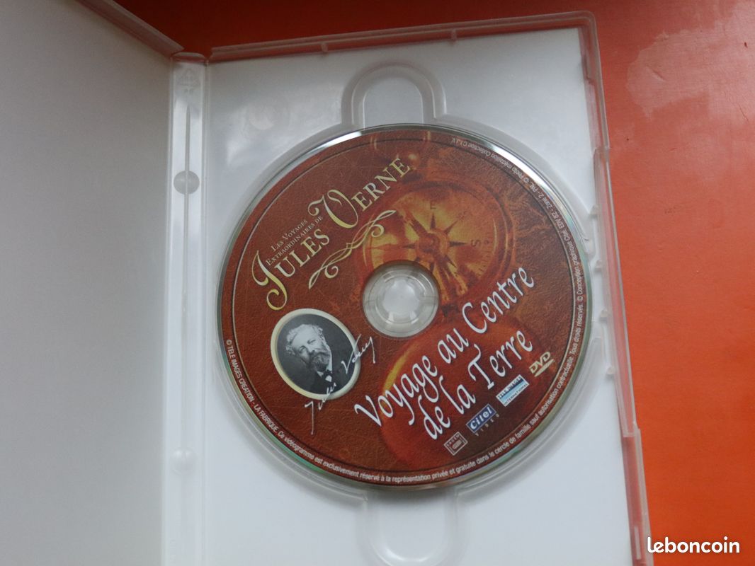 DVD "Voyage au centre de la terre" Jules Verne. A venir chercher proche Nation pas d'envoi merci (image 2)
