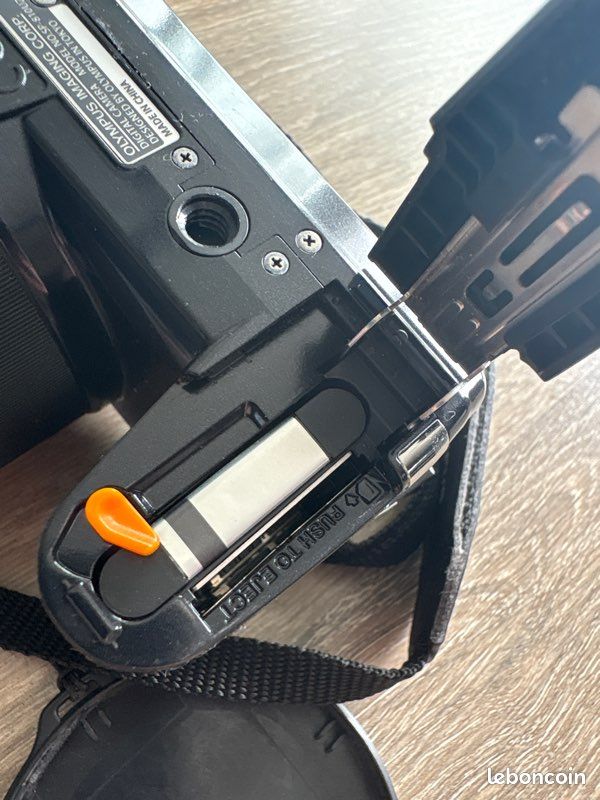 Appareil photo Olympus SP 810UZ (image 5)