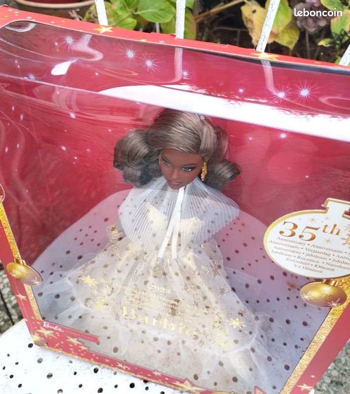 MATTEL BARBIE DOLL Signature Holiday 2021 EUR 18,48 - DE