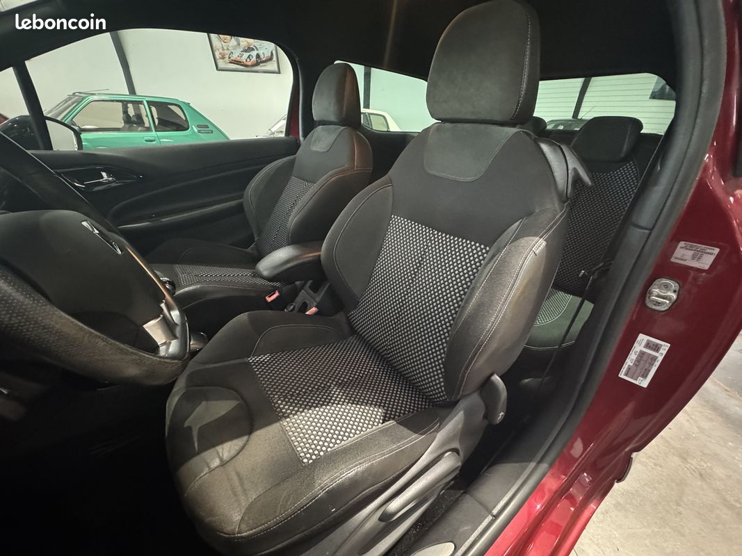 Citroen DS3 1.6 E-HDI110 68 000 KM PLB AUTO (image 10)