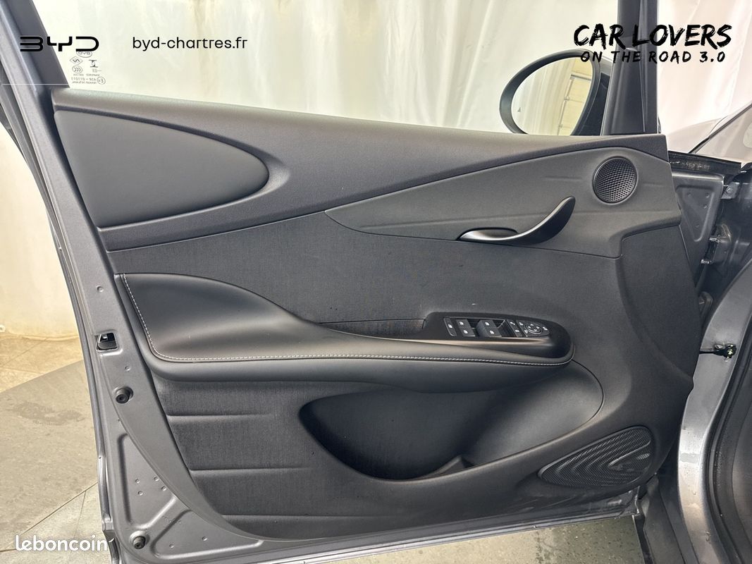 BYD Dolphin 60,4 kWh 204 ch Design (image 12)