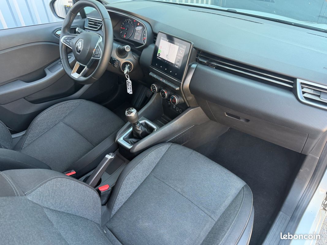 Renault clio 5 1.0 sce 65 cv modèle 2021 très bon état général seulement 60 000 kms très faible consommation (image 14)