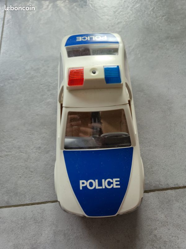 Playmobil Masina de politie, patrula de politie cu lumini 5184 Playmobil Masina de politie, patrula de politie cu lumini 5184