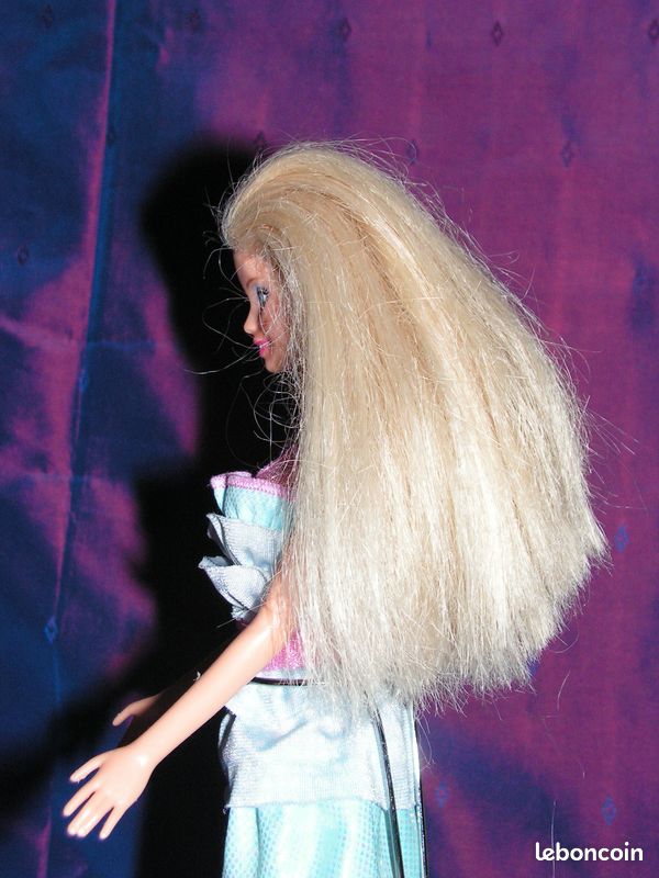 BARBIE N° 68421 FASHIONITAS 1998 plus une tenue (image 5)