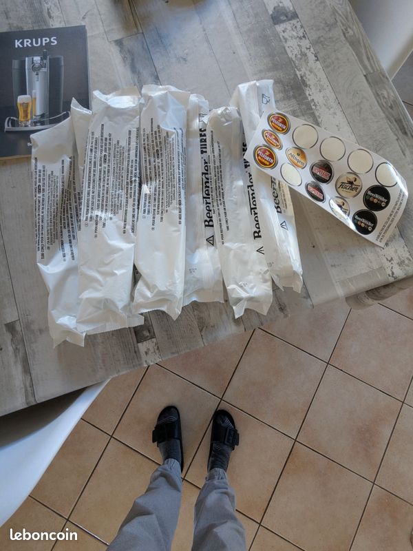 Tireuse à bière KRUPS avec 8 tubes de recharge et la notice (image 9)