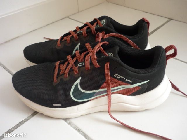 Baskets Nike pointure 41 - excellent état (image 3)
