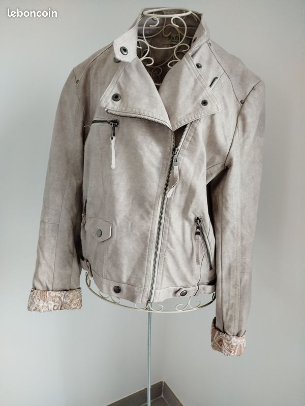 Veste perfecto en simili cuir beige doublure motif cachemire paisley en très bon état (image 1)