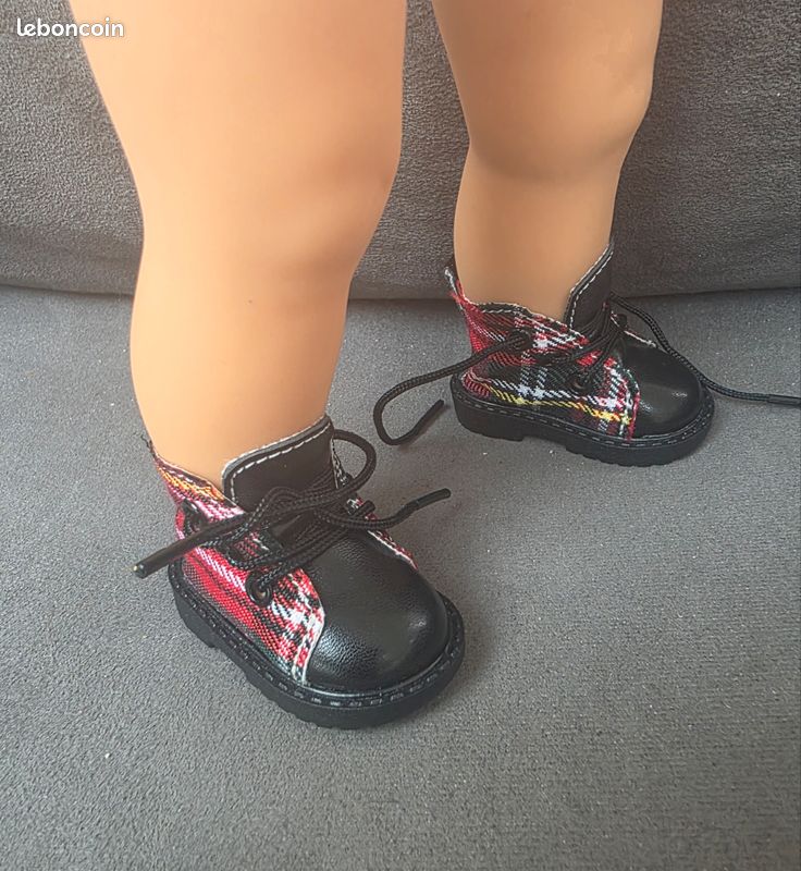 Chaussures bottes poupees Corolle, Paola reina ou autres ecossais rouge à lacets semelles crantées (image 2)
