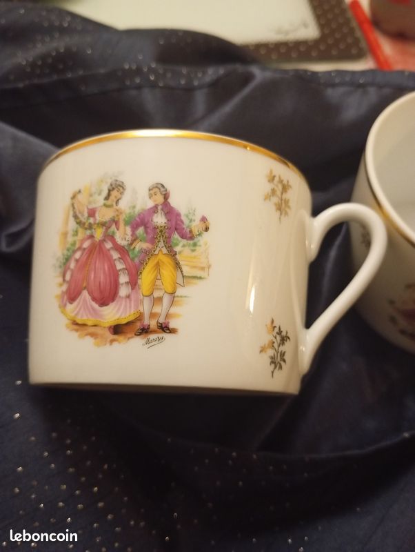 2 tasses porcelaine de Limoges manufacture La Reine (image 2)