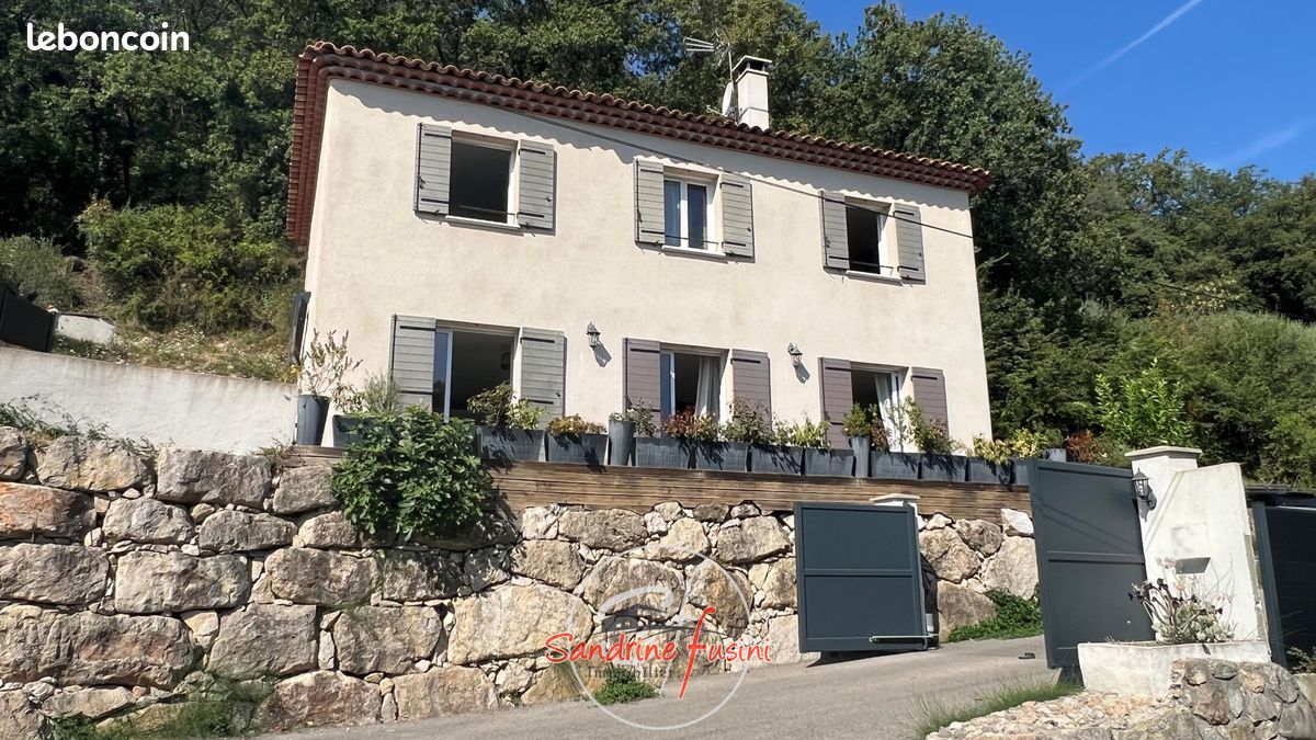 Maison 4 pièces 122 m² · à Carros · 122 m² · 599 000 €