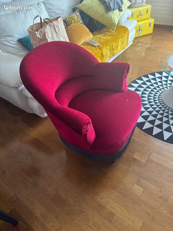 Fauteuil crapaud velours rouge (image 3)
