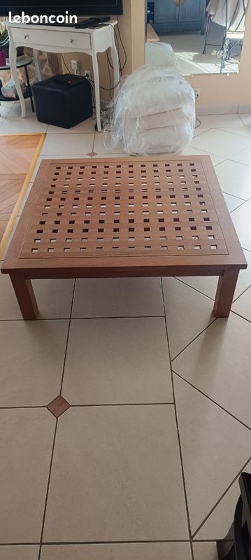 Table basse en tech sur mesure (image 1)