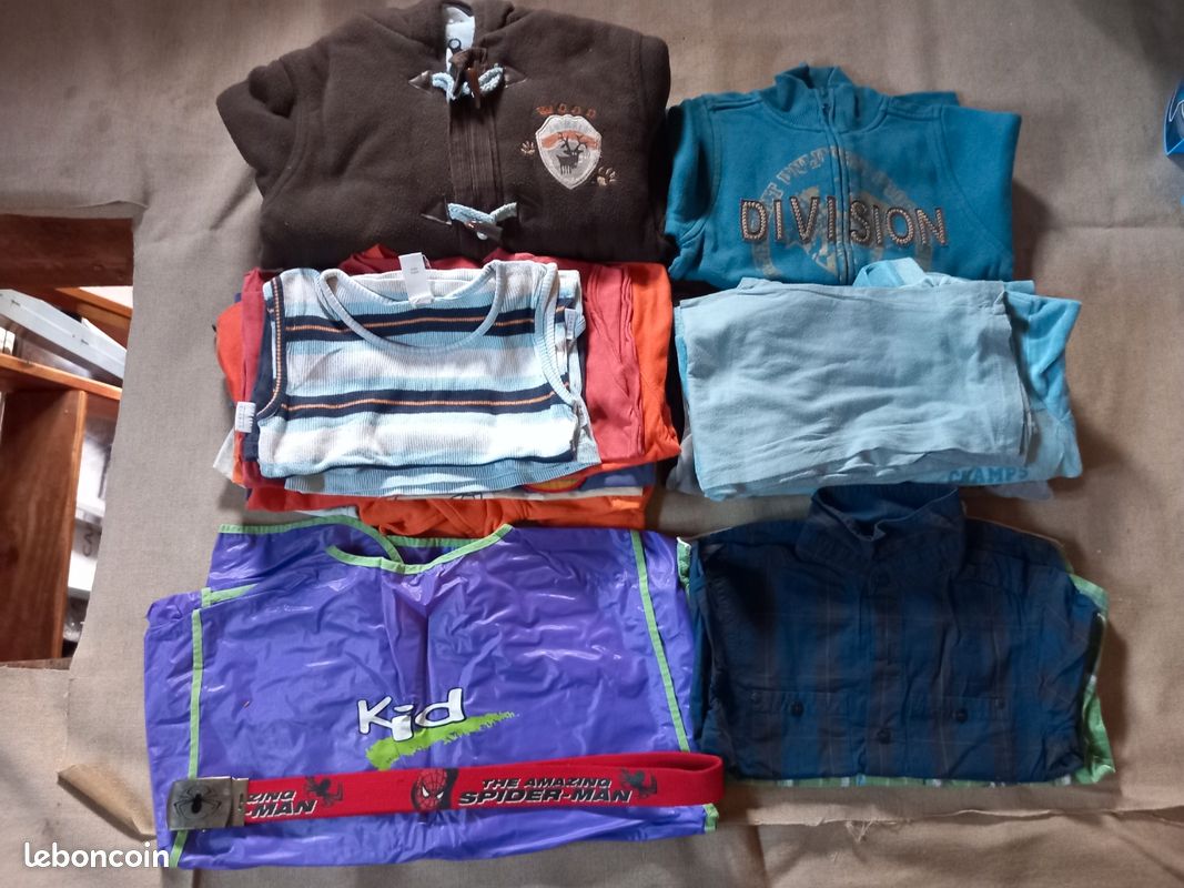 Lot de vêtements garçon 4 ans (image 11)