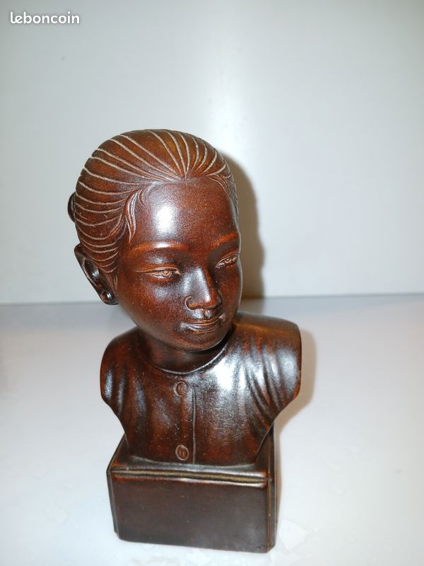 Petit Buste En Bronze Par Villanis
