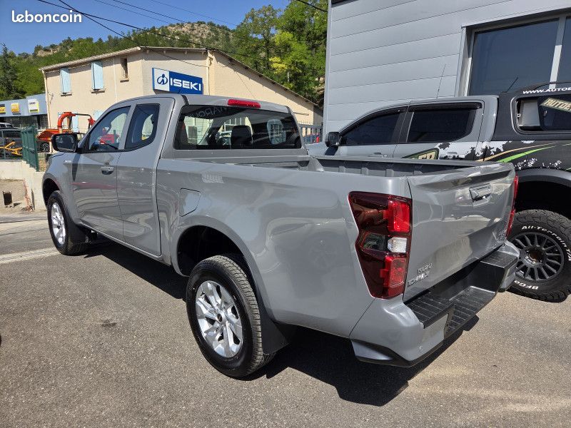 Isuzu D-MAX 2.2 DDI 164CH EVOLUTION SPACE M/T (image 5)