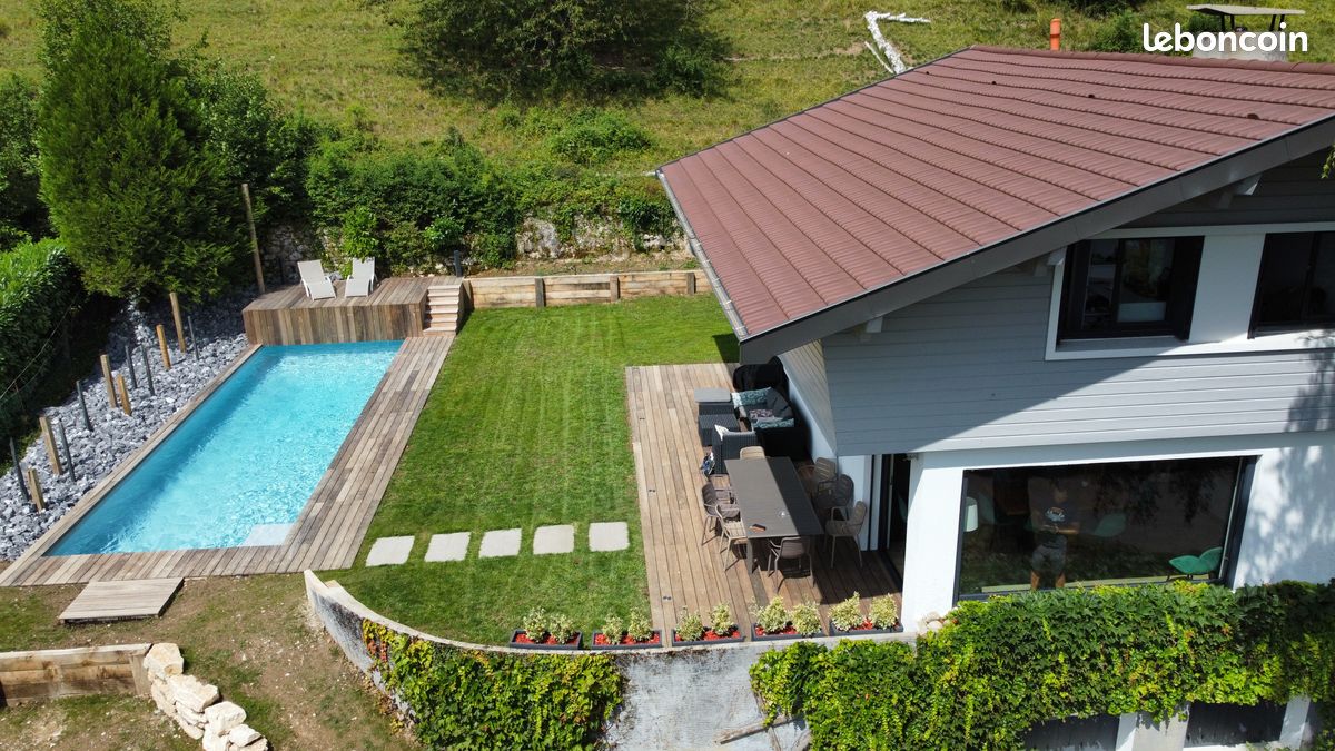 Maison 9 pièces 243 m² · à Sevrier · 243 m² · 1 390 000 €
