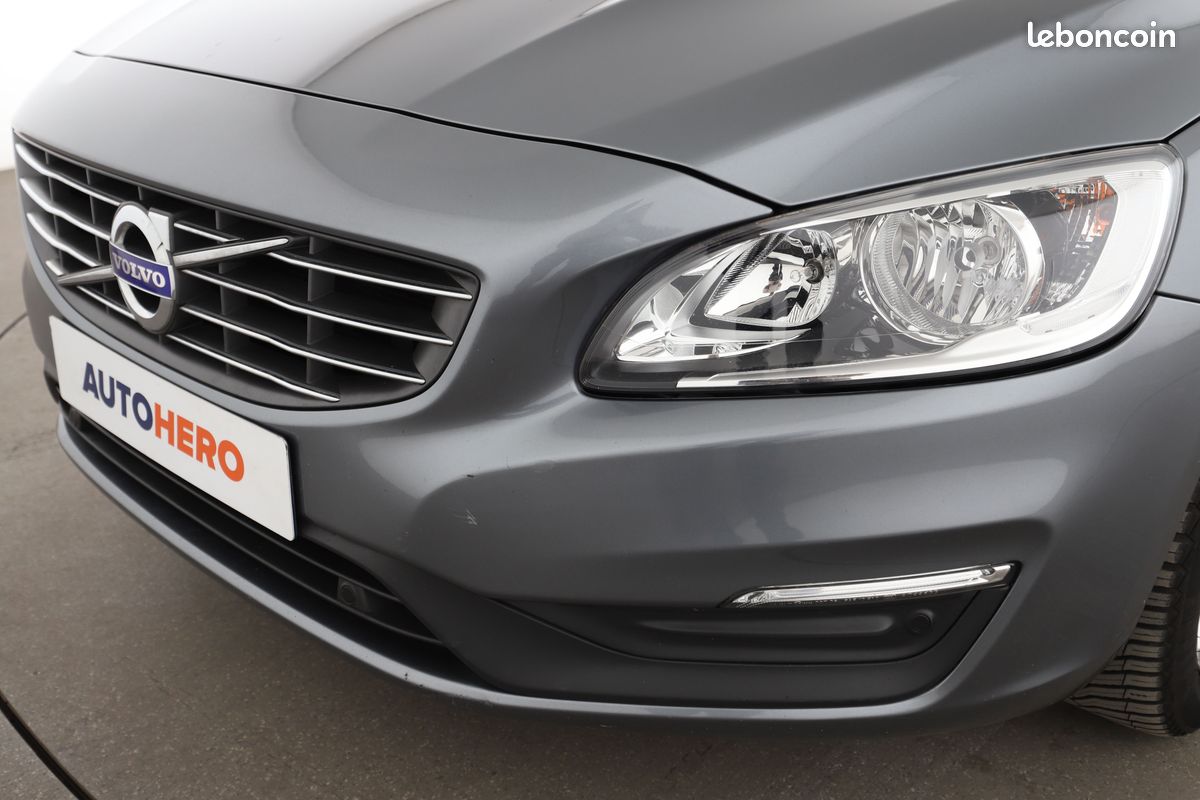 Volvo V60 2.0 D4 Momentum Geartronic 8 190 ch (image 25)
