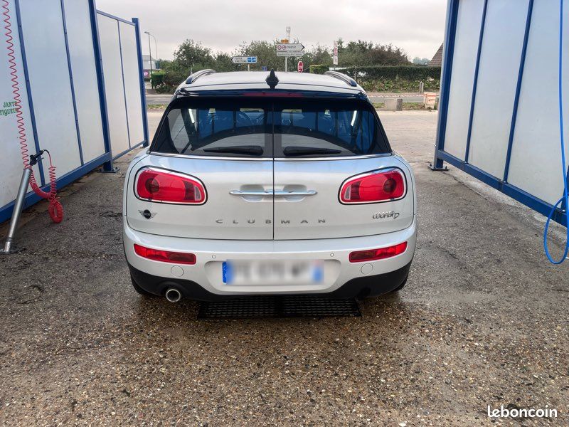 MINI Cooper D Clubman 150 ch BVA8 Business Design (2019) – En l’état / Prévoir réparations (image 3)