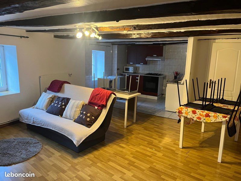 Appartement 2 pièces 70 m² · à Langres · 70 m² · 450 €