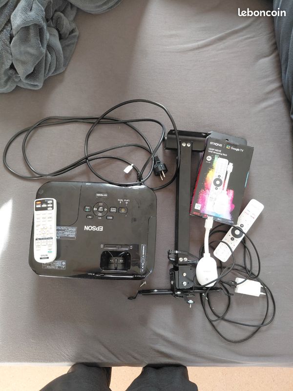 Video projecteur+chromcast+support au plafond (image 1)