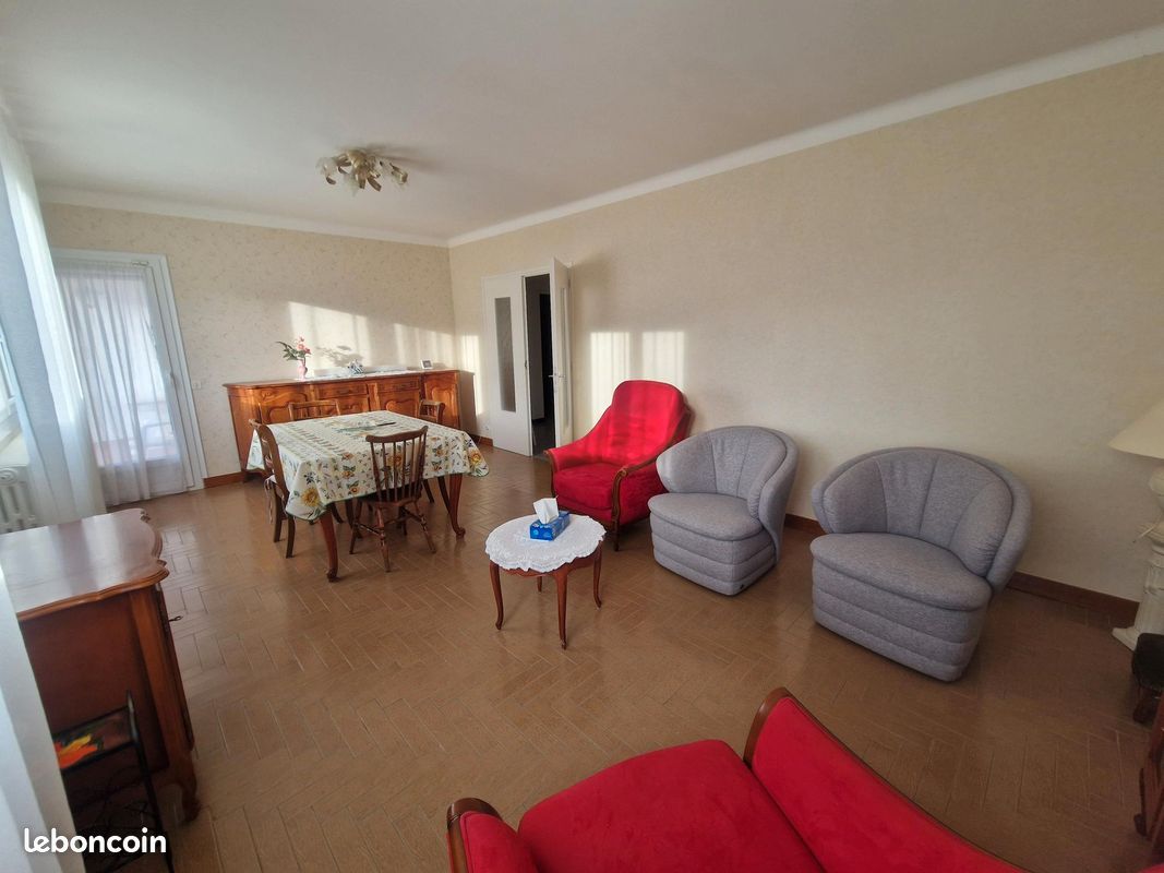Maison 6 pièces 132 m² · à Chuzelles · 132 m² · 269 000 €