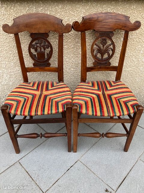 2 Chaises anciennes en noyer (image 1)
