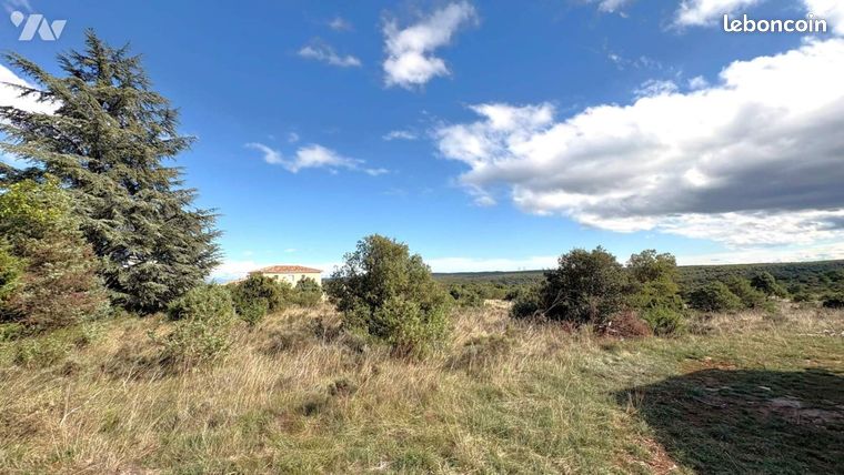 Terrain 1615 m² GRAS