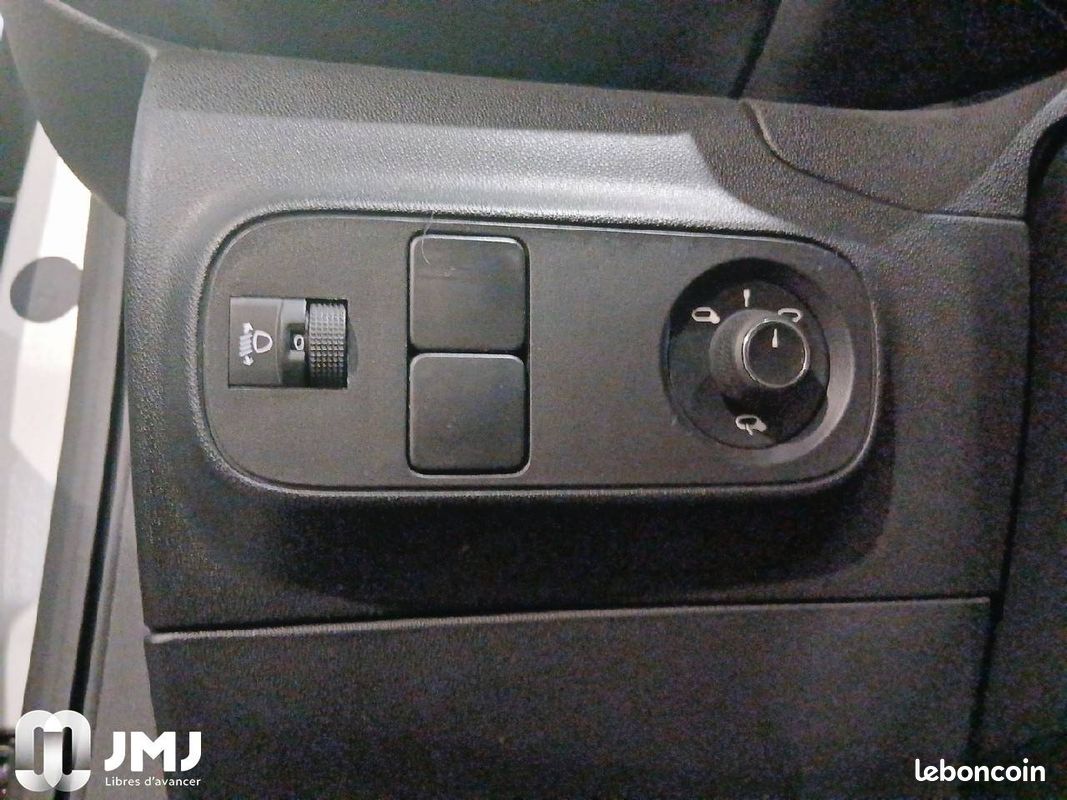 CITROEN C3 PureTech 83 S&S BVM5 Feel Business (image 13)