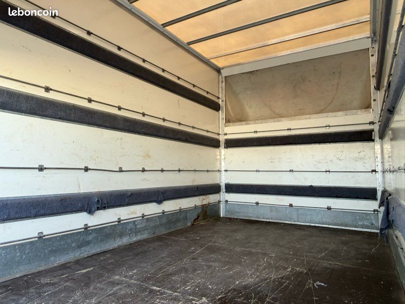 28990ht Iveco Daily 35c18 22m3 hayon (image 6)