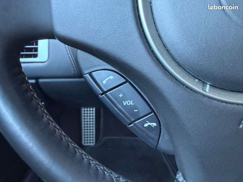 Aston martin VIRAGE V12 6.0 TOUCHTRONIC2 (image 23)