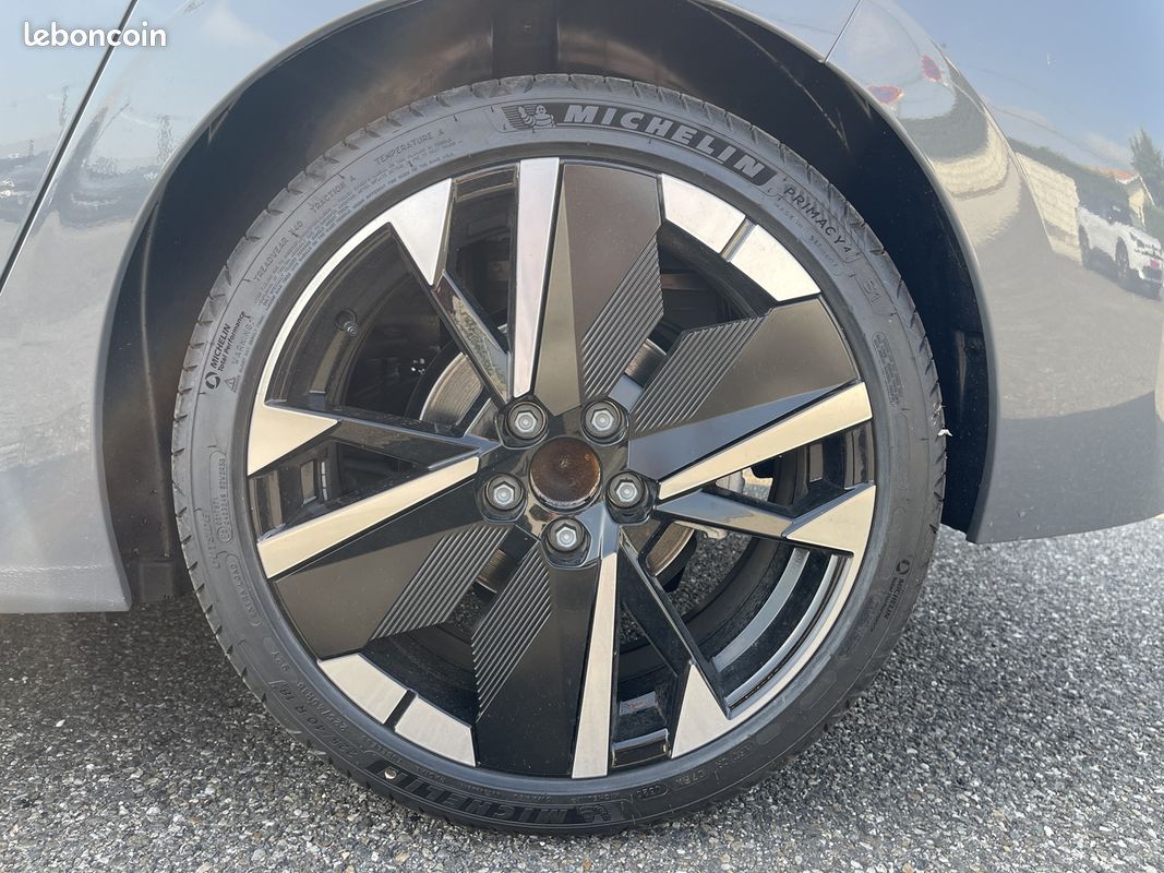Peugeot 308 1.5 BLUEHDI 130CH S&S GT EAT8 (image 9)