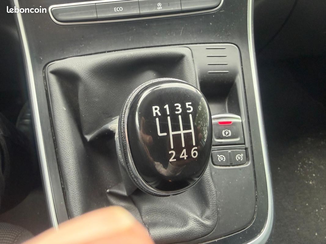 RENAULT SCENIC IV TCe 115 /GPS/CREDIT POSSIBLE (image 15)