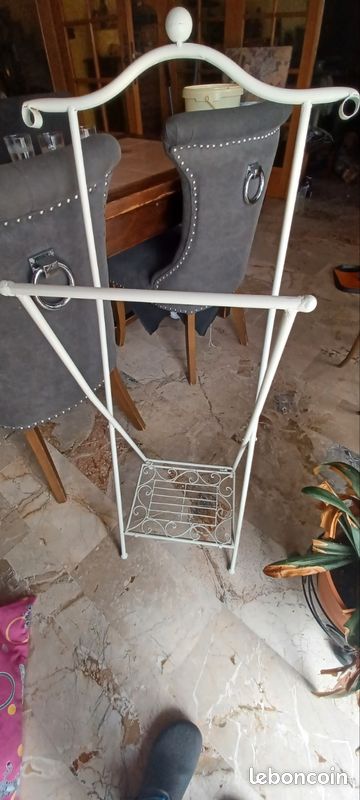 Vends porte vetements en fer (image 1)