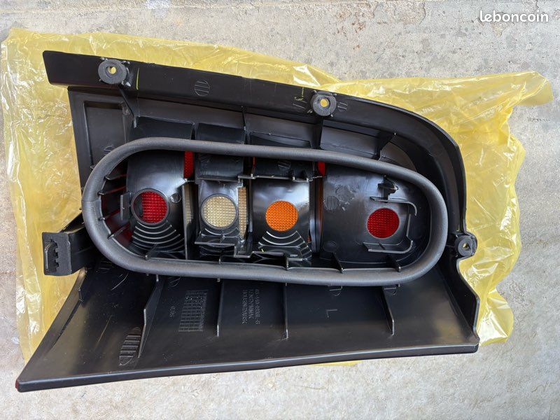 Feu de Mercedes Vito W638 neuf (image 2)