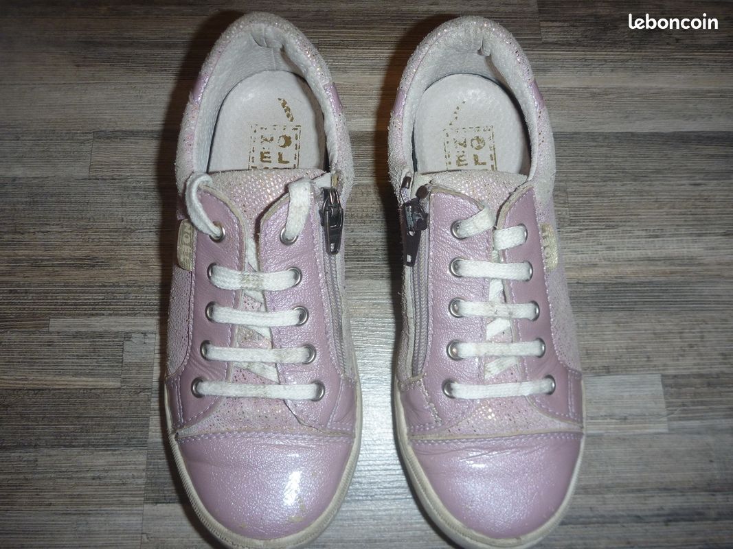 Chaussures type sneakers en cuir Noël Pointure 31 (image 4)