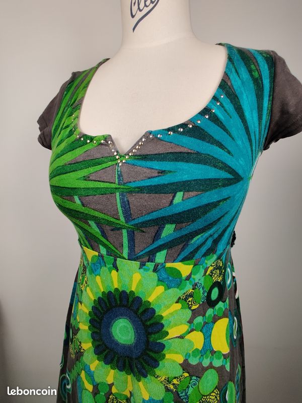 robe boule colorée DESIGUAL taille M ou 38